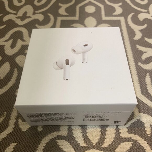 Apple AirPods Pro 2nd Generation - New - Picture 2 of 4